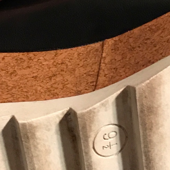 Shoes - Picture 6 of 7